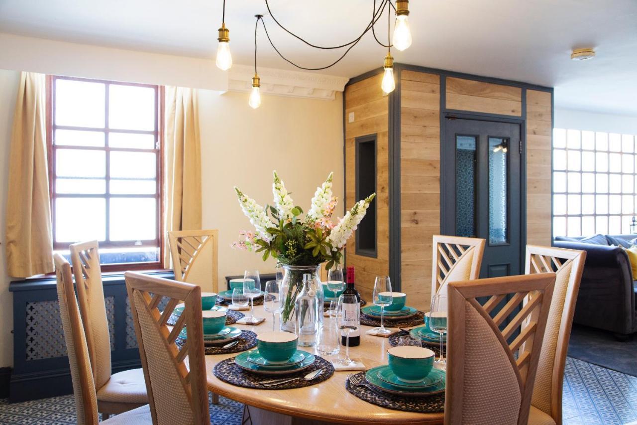 Cosy Open Plan Harbourside Inn With Superking Beds, Wood Burning Stove And Bar Torquay Bagian luar foto
