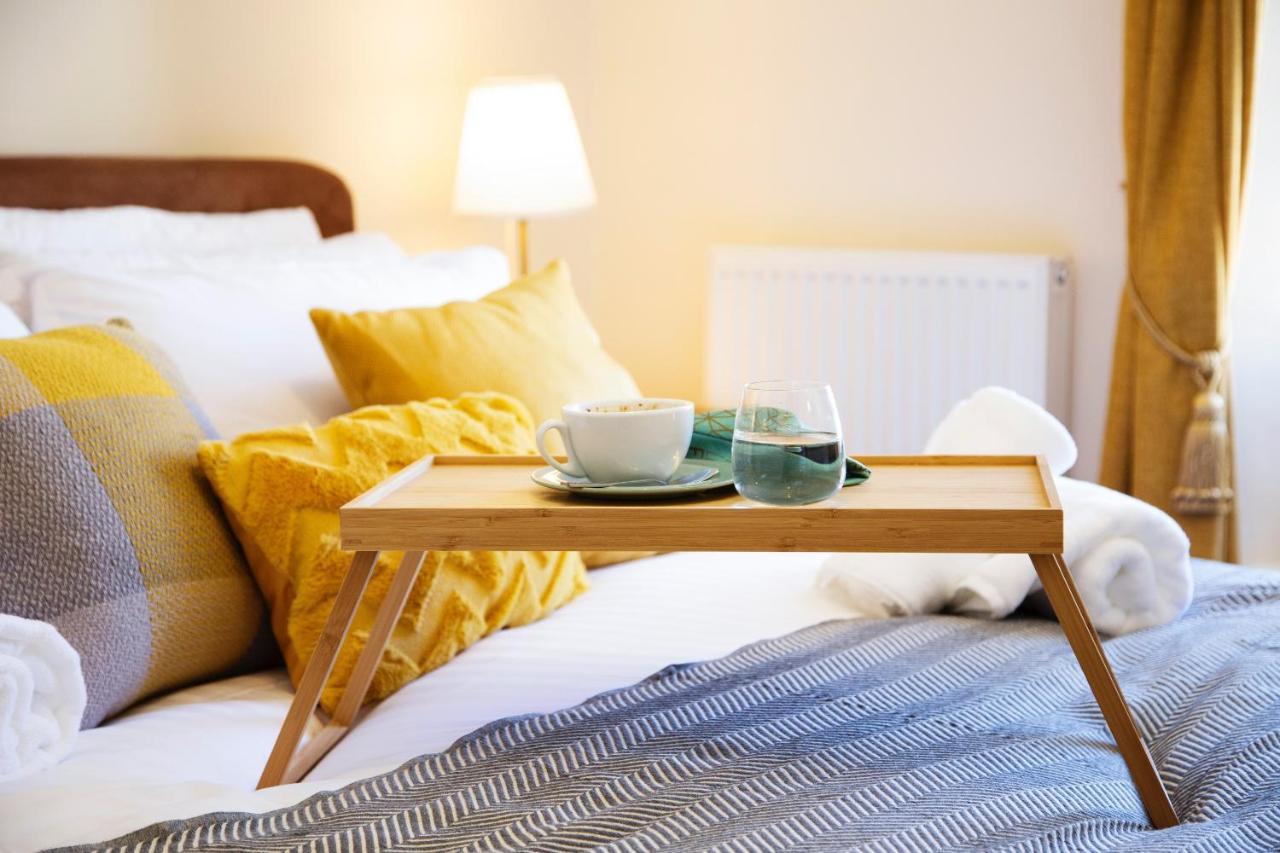 Cosy Open Plan Harbourside Inn With Superking Beds, Wood Burning Stove And Bar Torquay Bagian luar foto