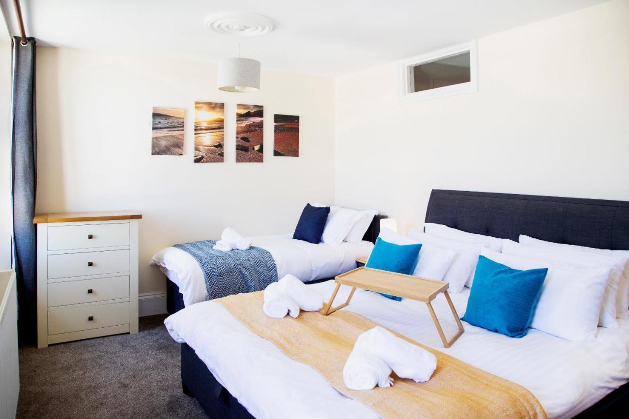 Cosy Open Plan Harbourside Inn With Superking Beds, Wood Burning Stove And Bar Torquay Bagian luar foto
